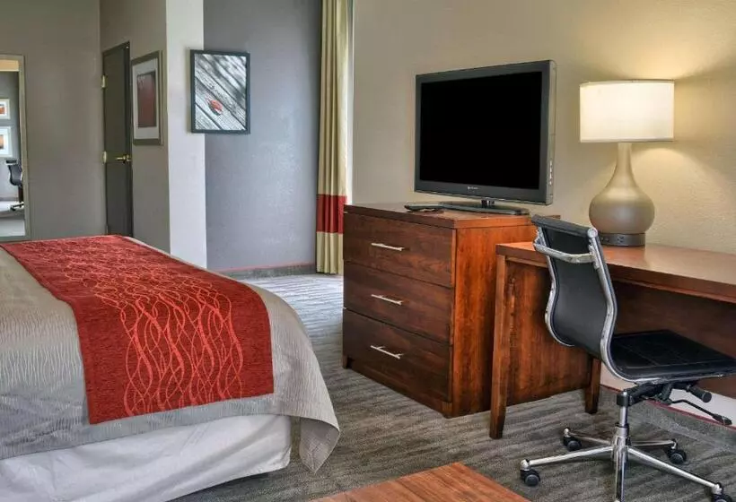 キングサイズベッドのスイートルーム, Comfort Inn Ruther Glen Near Kings Dominion