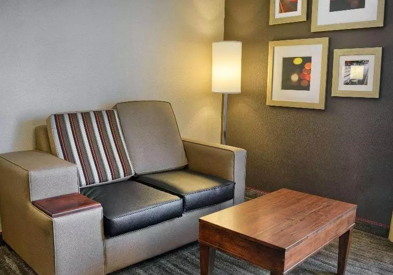 キングサイズベッドのスイートルーム, Comfort Inn Ruther Glen Near Kings Dominion