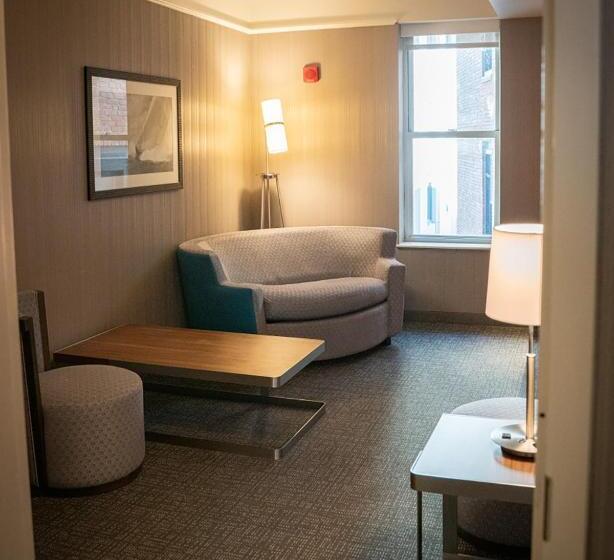 جناح, Courtyard Boston Copley Square