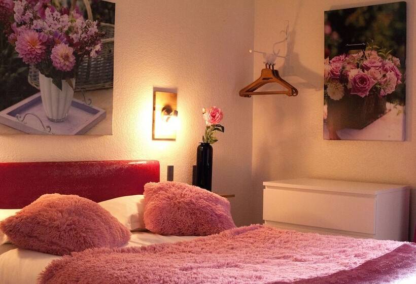 标准间, De Lorraine