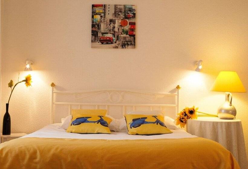 高级大房间, De Lorraine