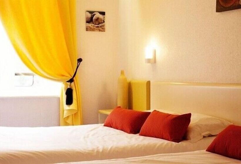 标准间, De Lorraine