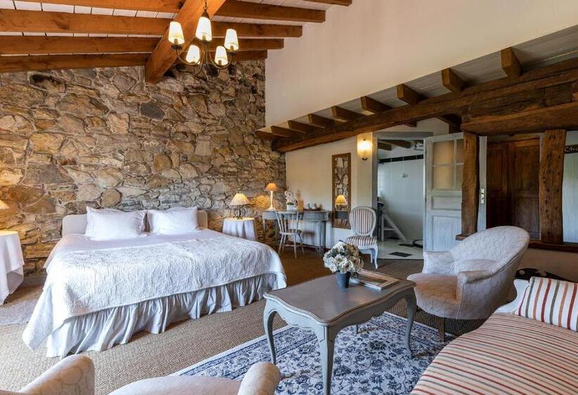 디럭스 룸, Domaine De Bassilour