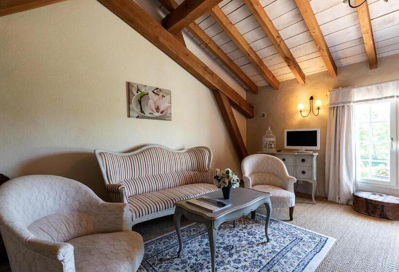 디럭스 룸, Domaine De Bassilour