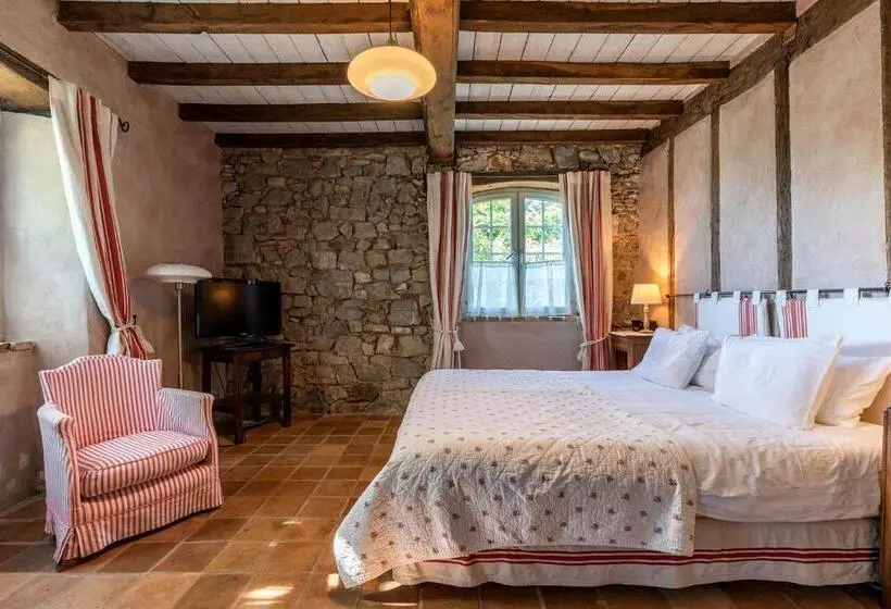 استودیوی استاندارد, Domaine De Bassilour
