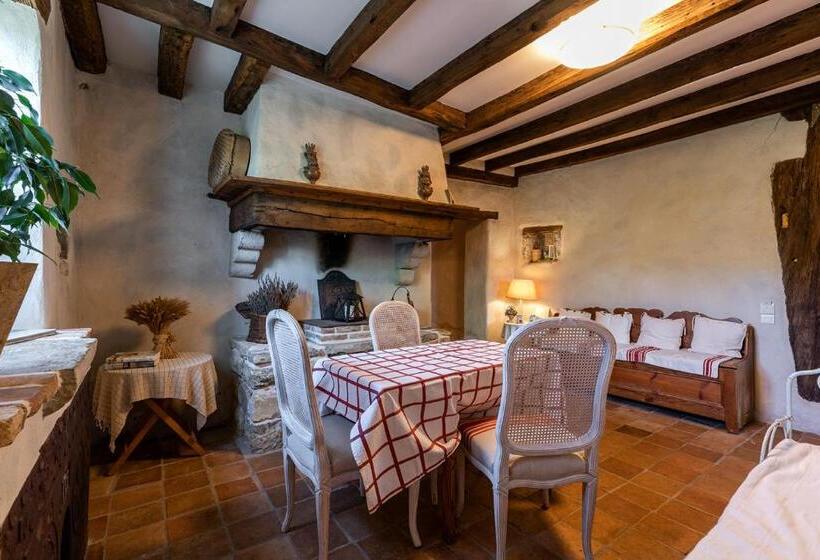 스탠다드 스튜디오, Domaine De Bassilour