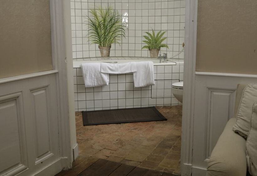 סוויטה דלוקס, Domaine De Villeray