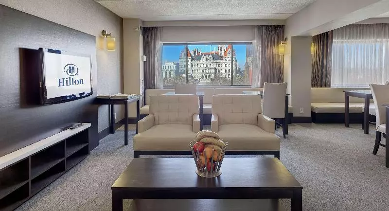 اتاق اجرایی با تخت بزرگ, Hilton Albany