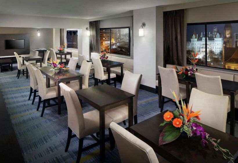 이그제큐티브 룸 킹사이즈 침대, Hilton Albany