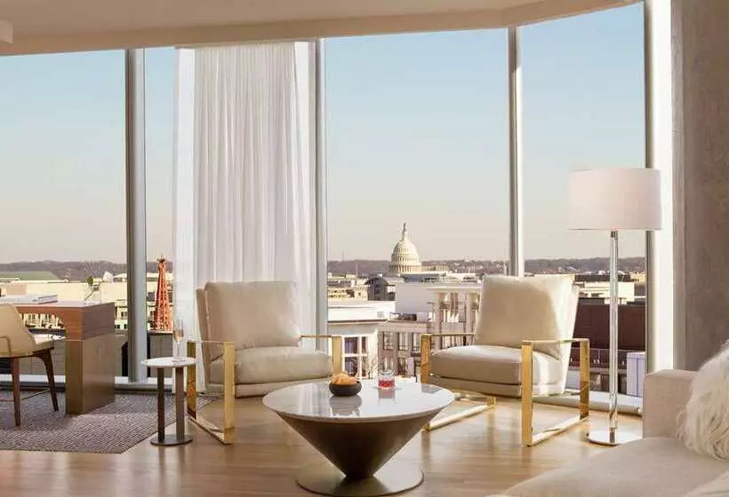 سوئیت با تخت بزرگ, Hilton Albany