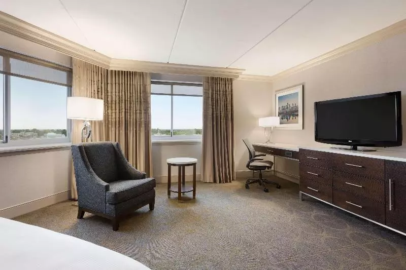 اتاق سوپریور با تخت بزرگ, Hilton Philadelphia City Avenue