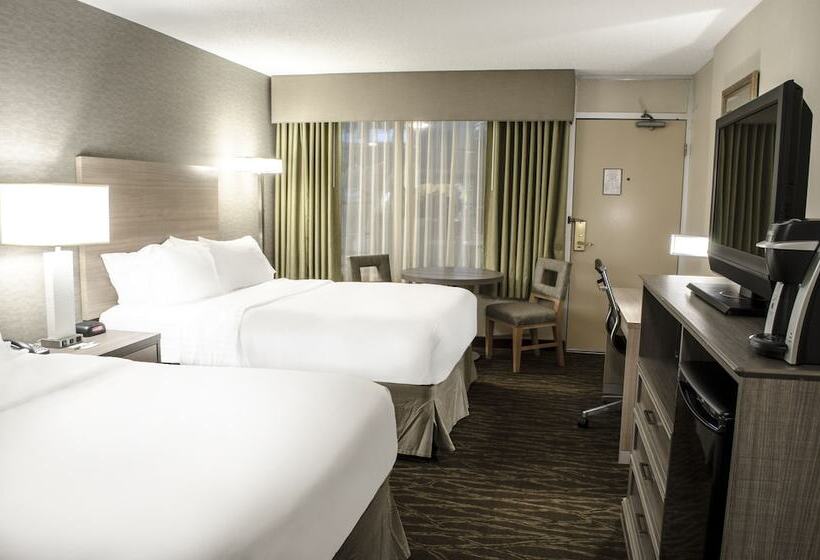 带2个双人床的标准工作室, Holiday Inn Fargo, An Ihg