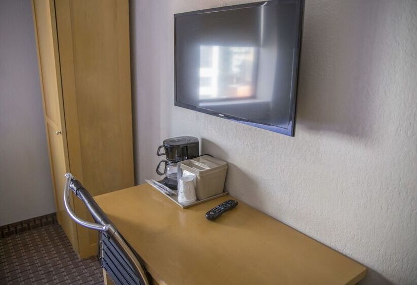 带2个双人床的标准工作室, Hudson River