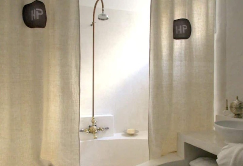 プレステージルーム, L Hôtel Particulier