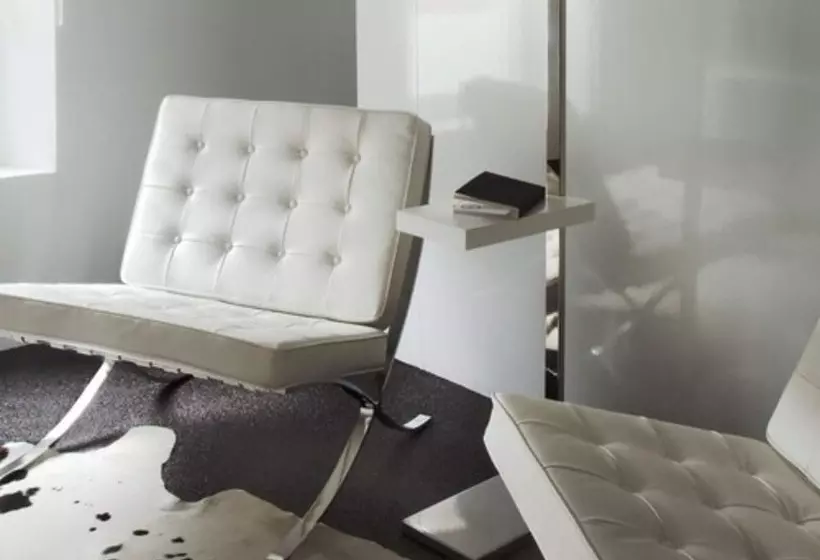 プレステージルーム, L Hôtel Particulier