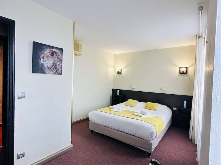 スーペリアールーム, Logis Hôtels   Hôtel Et Restaurant Le Lion D Or