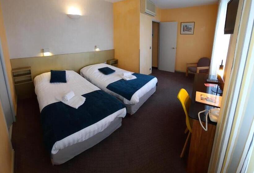 スタンダードルーム, Logis Hôtels   Hôtel Et Restaurant Le Lion D Or