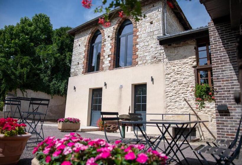 جناح جونيور, Le Moulin Du Landion Hôtel Et Spa