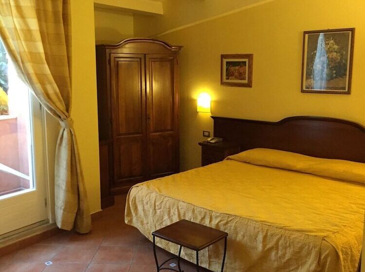 Pokój Trzyosobowy Comfort, Mediterraneo