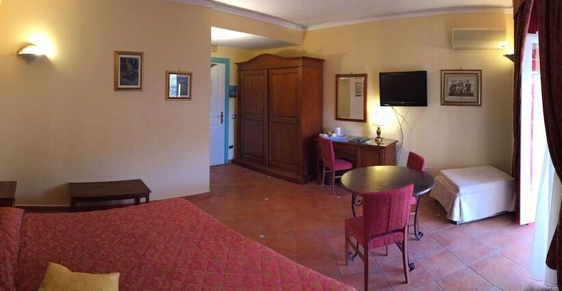 Pokój Trzyosobowy Comfort, Mediterraneo