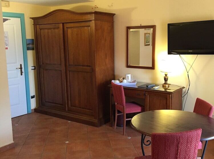 Pokój Trzyosobowy Comfort, Mediterraneo