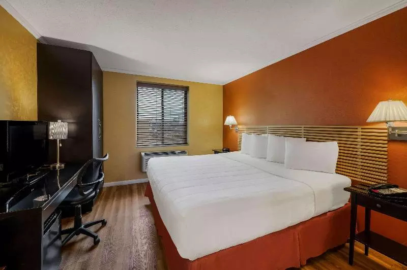 اتاق استاندارد با تخت بزرگ, Quality Inn Jfk Airport Rockaway Blvd