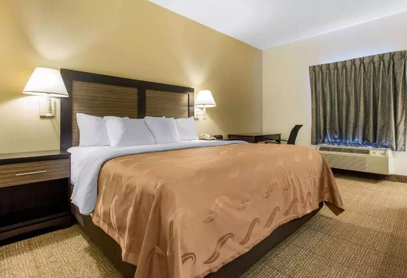キングサイズベッドのスタンダードルーム, Quality Inn Surfside Myrtle Beach