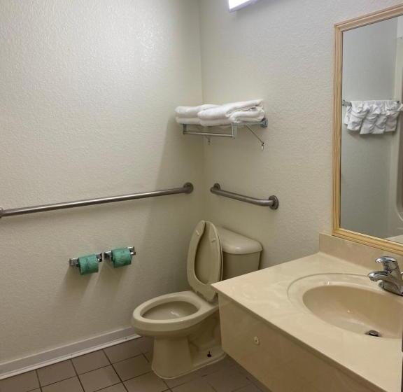 חדר סטנדרט מותאם לאדם עם מוגבלויות, Quality Inn Surfside Myrtle Beach