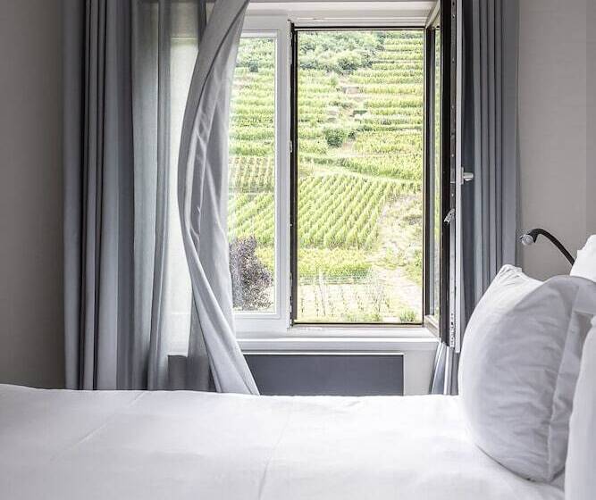 Номер Стандарт, Relais Et Châteaux Le Chambard