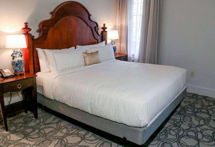 غرفة قياسية سرير مزدوج, The St. James