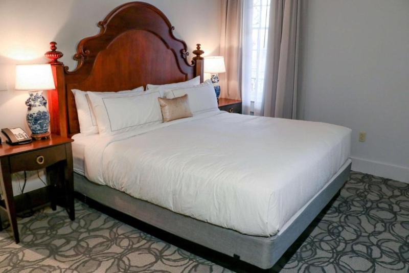 غرفة قياسية سرير كينج, The St. James