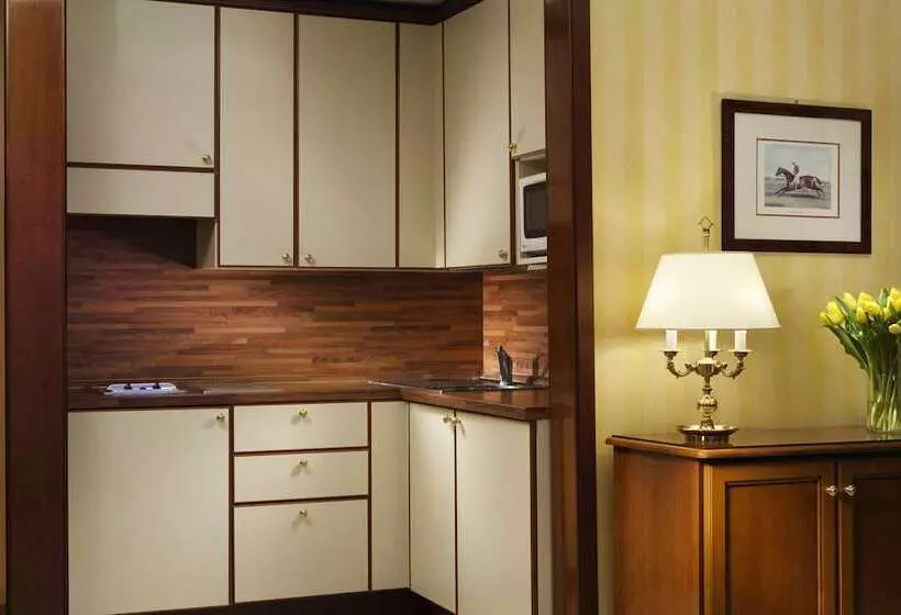 استودیوی استاندارد, UNA HOTELS Hotel & Residence Contessa Jolanda Milano