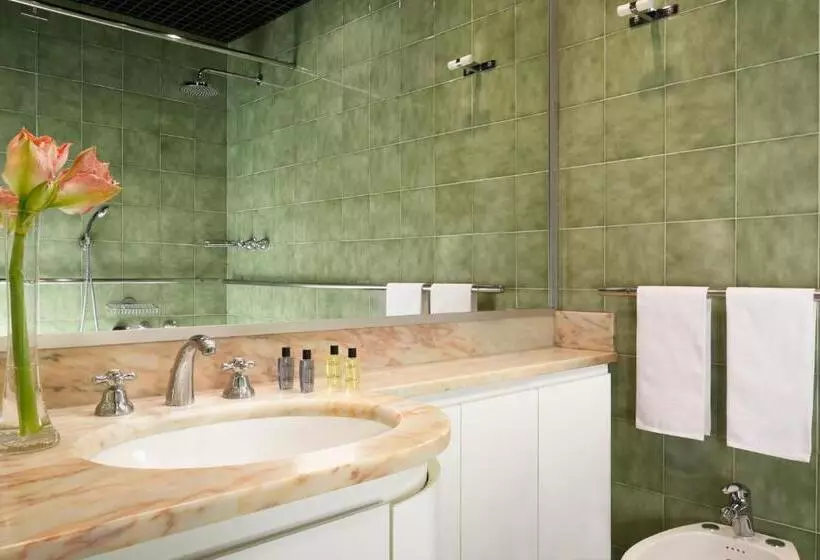 اتاق کلاسیک, UNA HOTELS Hotel & Residence Contessa Jolanda Milano