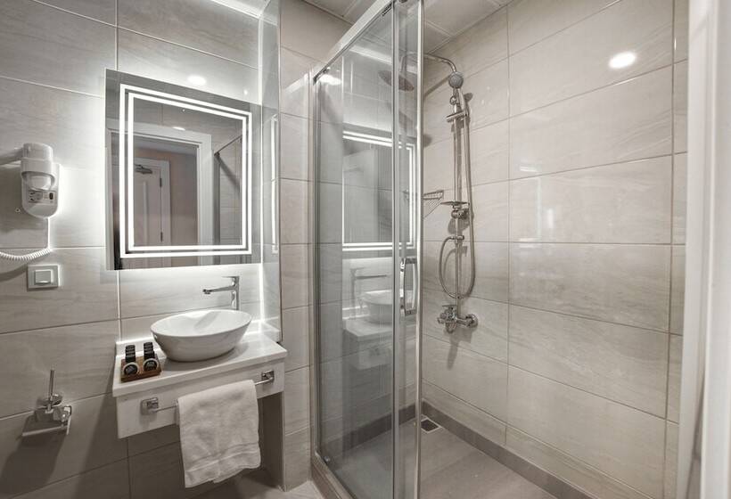 اتاق سوپریور سه تخته, Great Fortune Design Hotel & Spa