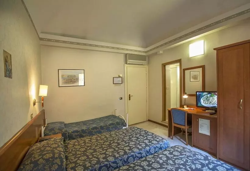 スタンダードトリプルルーム, Albergo Arena