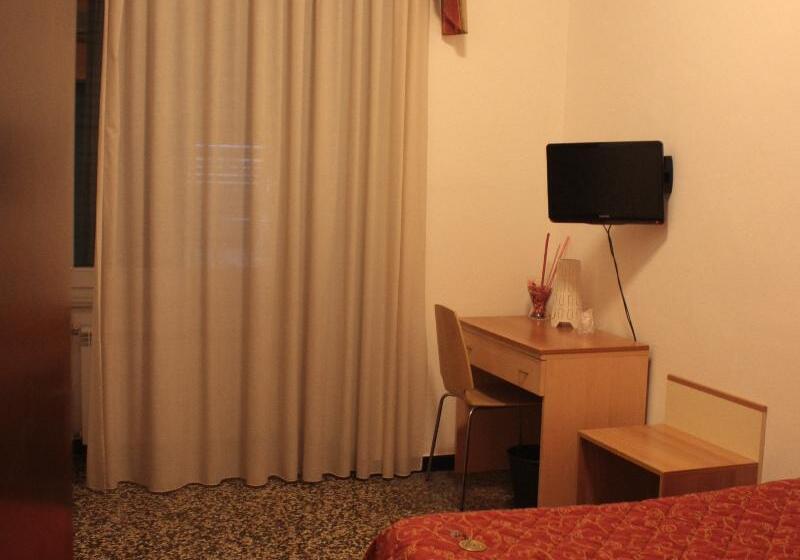 标准间, Assarotti