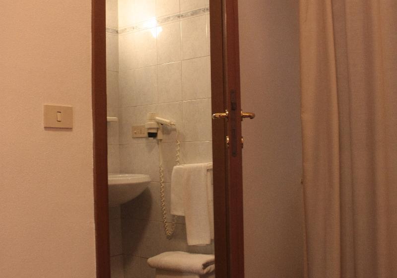 标准间, Assarotti