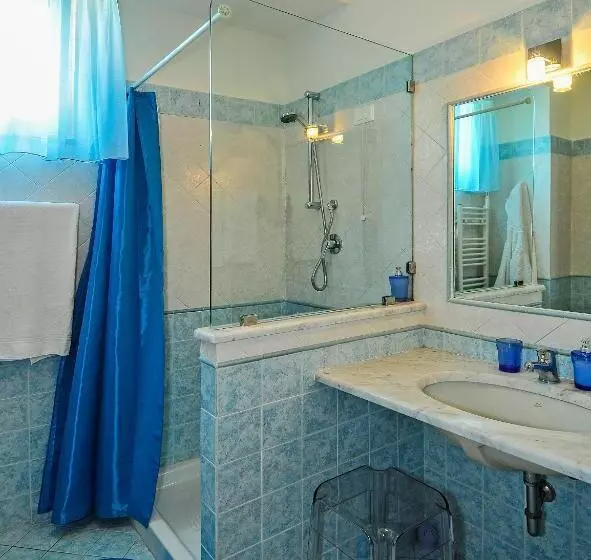 اتاق استاندارد سه نفره, B&b Ai Cipressi