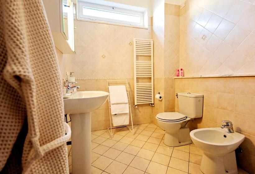 جناح عائلي, B&b Ai Cipressi