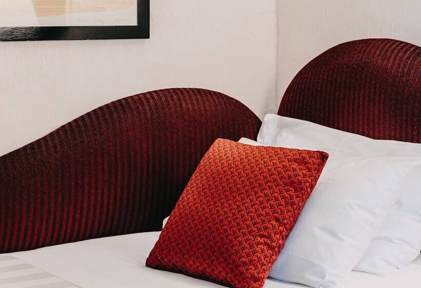 اتاق استاندارد یک نفره, Costantinopoli 104