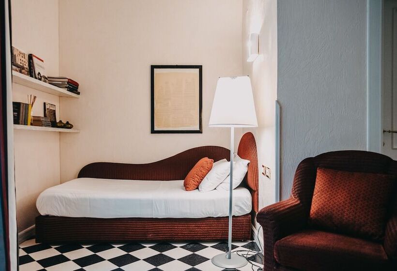 اتاق استاندارد یک نفره, Costantinopoli 104