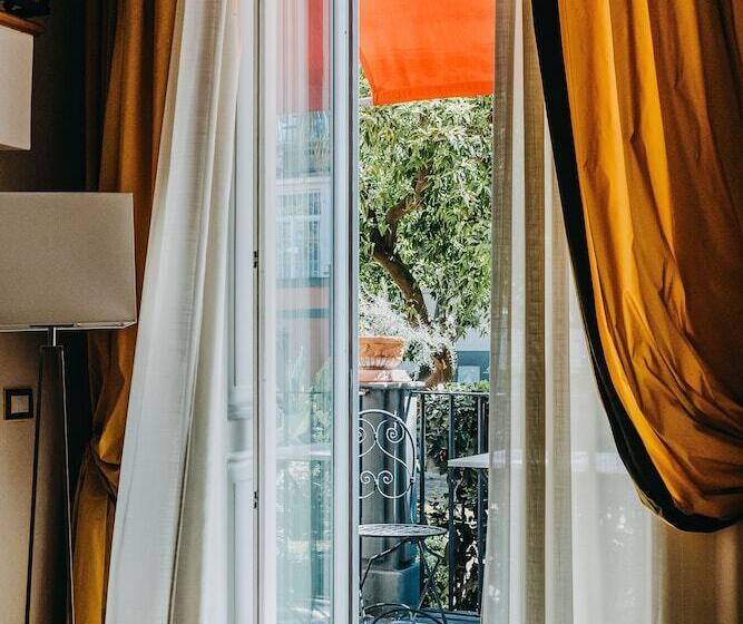 سوییت جونیور, Costantinopoli 104