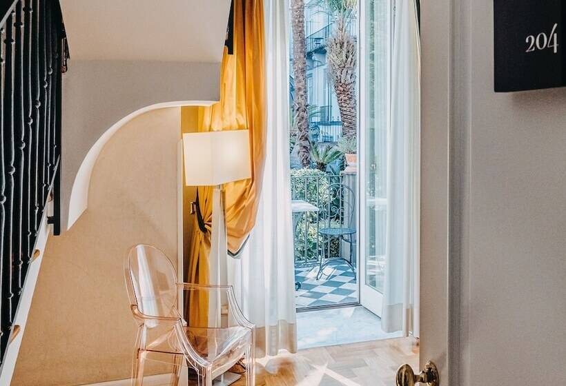 سوییت جونیور, Costantinopoli 104