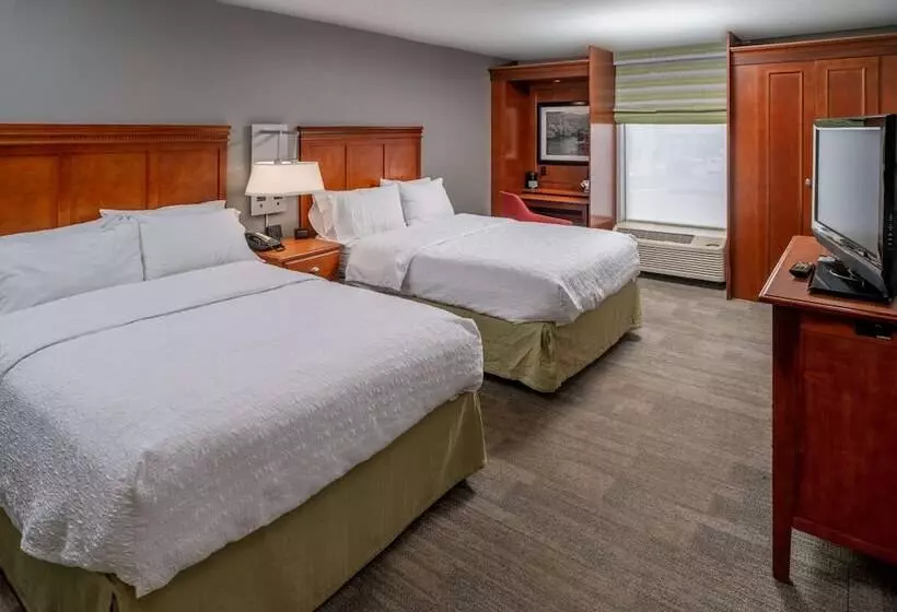 ２ダブルベッドのスタンダードルーム, Hampton Inn Charlestondowntown