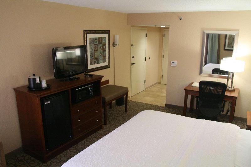 غرفة قياسية سرير كينج, Hampton Inn Gainesville