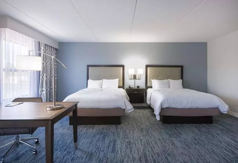 スタンダードスタジオ, Hampton Inn Mount Airy
