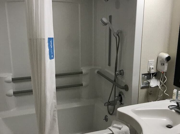 غرفة قياسية لذوى الاحتياجات الخاصة, Hampton Inn Ridgefield Park