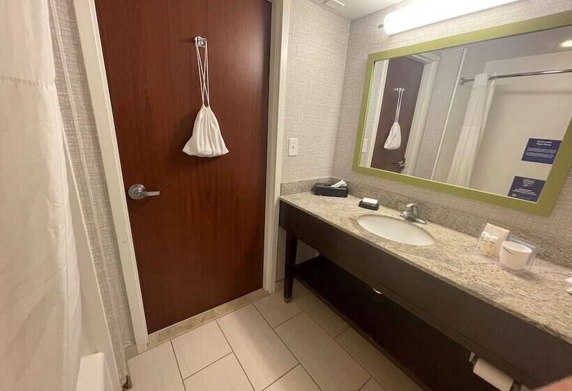غرفة قياسية لذوى الاحتياجات الخاصة, Hampton Inn Ridgefield Park