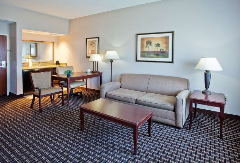 استودیوی استاندارد, Hampton Inn & Suites Oxfordanniston