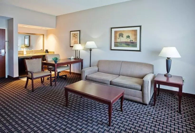 スタンダードスタジオ, Hampton Inn & Suites Oxfordanniston